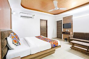 Fabhotel Ratna Palace