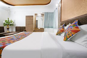 Fabhotel Ratna Palace