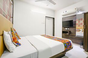 Fabhotel Ratna Palace