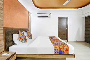 Fabhotel Ratna Palace