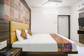 Fabhotel Ratna Palace