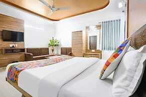 Fabhotel Ratna Palace