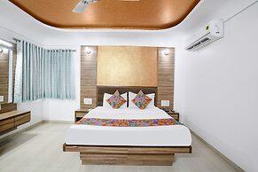 Fabhotel Ratna Palace