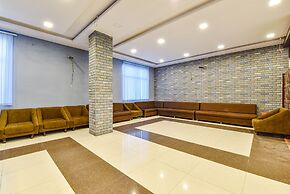 Fabhotel Golden Sakura