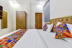 Fabhotel Golden Sakura