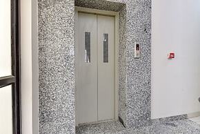 Fabhotel Golden Sakura