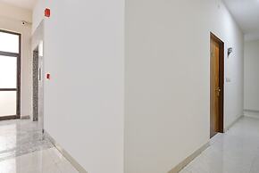 Fabhotel Golden Sakura