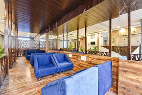 Fabhotel Golden Sakura