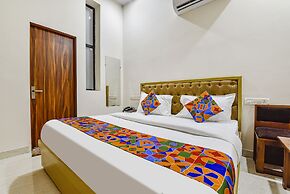 Fabhotel Golden Sakura