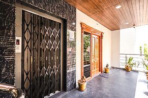 Fabexpress 7 Hills Home Stay