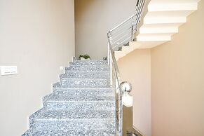 Fabhotel Mountain Inn