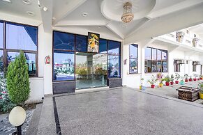 FabExpress Savitri Resort