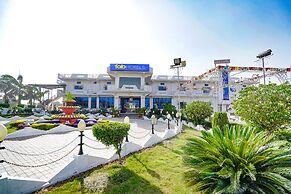 FabExpress Savitri Resort