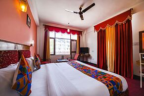 Fabhotel Chandra Palace