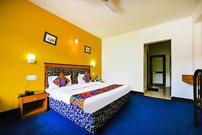 Fabhotel Chandra Palace