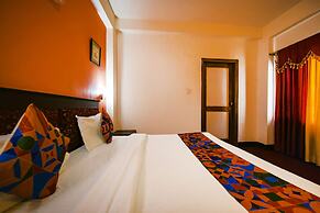 Fabhotel Chandra Palace