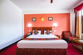 Fabhotel Chandra Palace