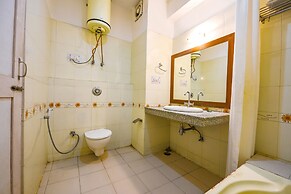 Fabhotel Chandra Palace