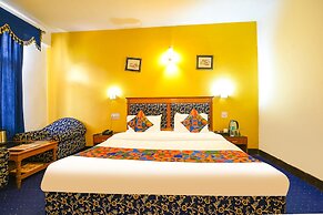 Fabhotel Chandra Palace