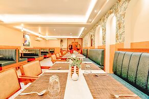Fabhotel Ashirwad