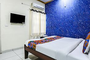 Fabexpress Grand Resort