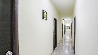 Fabhotel Royal Inn Ii