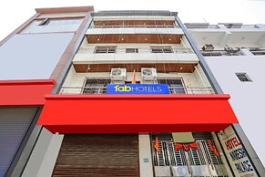 Fabhotel Naresh Palace