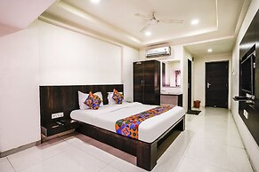 Fabexpress Raj Tourist