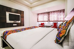 Fabexpress Raj Tourist