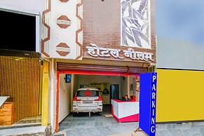 Fabexpress Neelam Palace