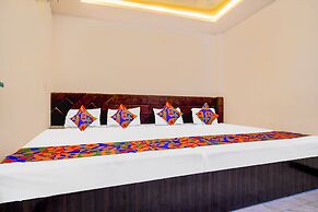 Fabexpress Neelam Palace