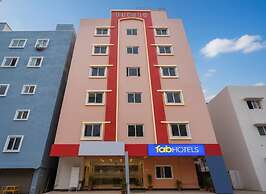 FabHotel Blue Spring - Near Hi-tech City Metro Station, Hitech City