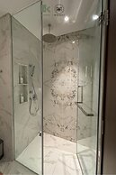 The Metropole Opera Residence by Kaystay