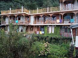 Goroomgo Chanderlata Cottage Naggar Kullu