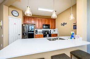 Beautiful Modern Condo, Near the Parks! 3021