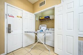 Beautiful Modern Condo, Near the Parks! 3021