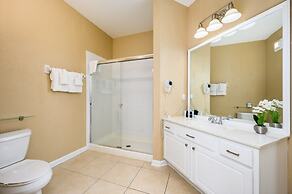 Beautiful Modern Condo, Near the Parks! 3021