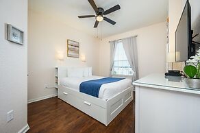 Beautiful Modern Condo, Near the Parks! 3021