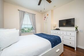 Beautiful Modern Condo, Near the Parks! 3021