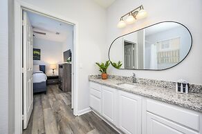 New Listing, Gorgeous Modern Vacation Condo - 3019