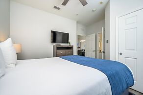 New Listing, Gorgeous Modern Vacation Condo - 3019