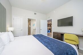 Brand New Modern Vista Cay Reserve Condo - 6005