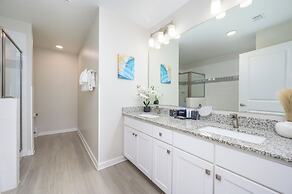 Brand New Modern Vista Cay Reserve Condo - 6005