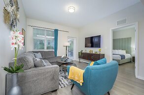 Brand New Modern Vista Cay Reserve Condo - 6005