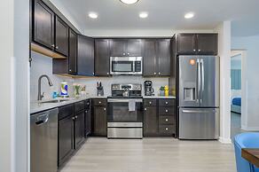 Brand New Modern Vista Cay Reserve Condo - 6005