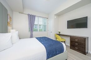 Brand New Modern Vista Cay Reserve Condo - 6005