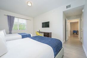 Brand New Modern Vista Cay Reserve Condo - 6005