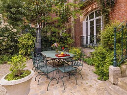 Paris Mozart Prestige Residence