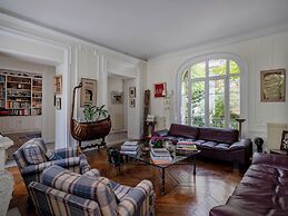 Paris Mozart Prestige Residence