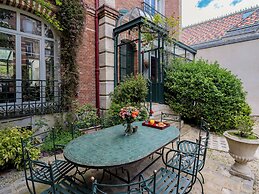 Paris Mozart Prestige Residence